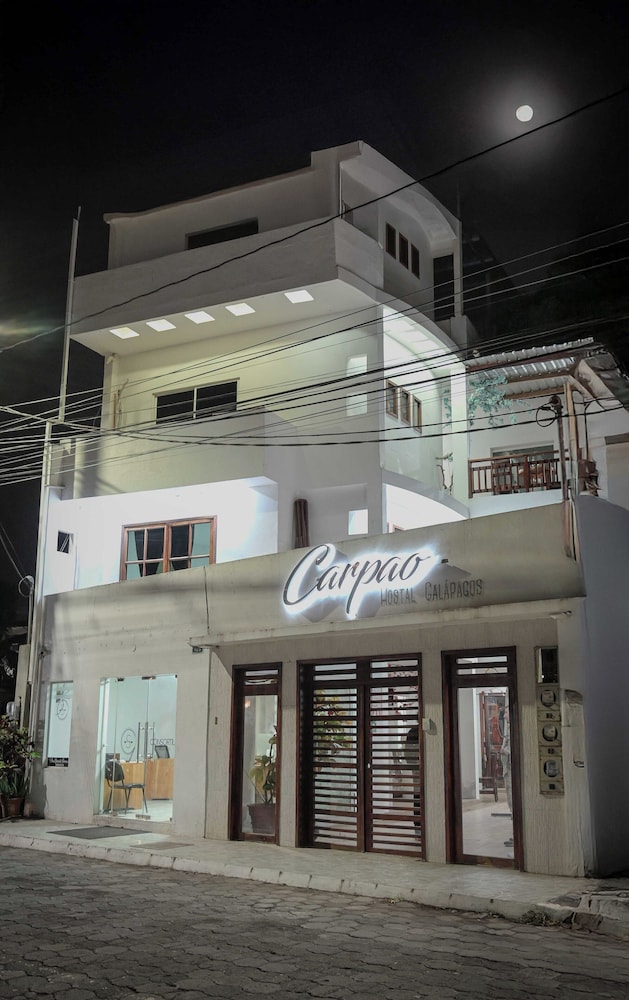 

Roma - Puerto Ayora - Carpao Lodge