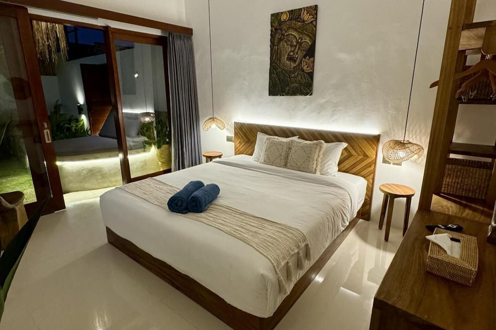 

Napoli - Legian - 2 Bed Villa-Sleeps 4-10 Min to Beach-Private Pool