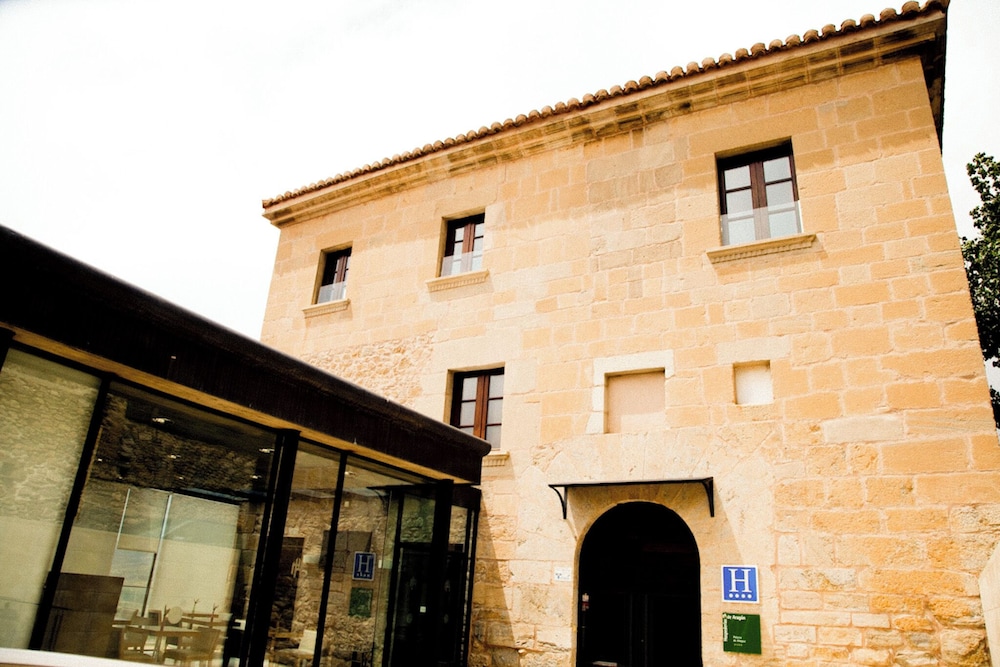 Gúdar - Hospedería Palacio de Allepuz