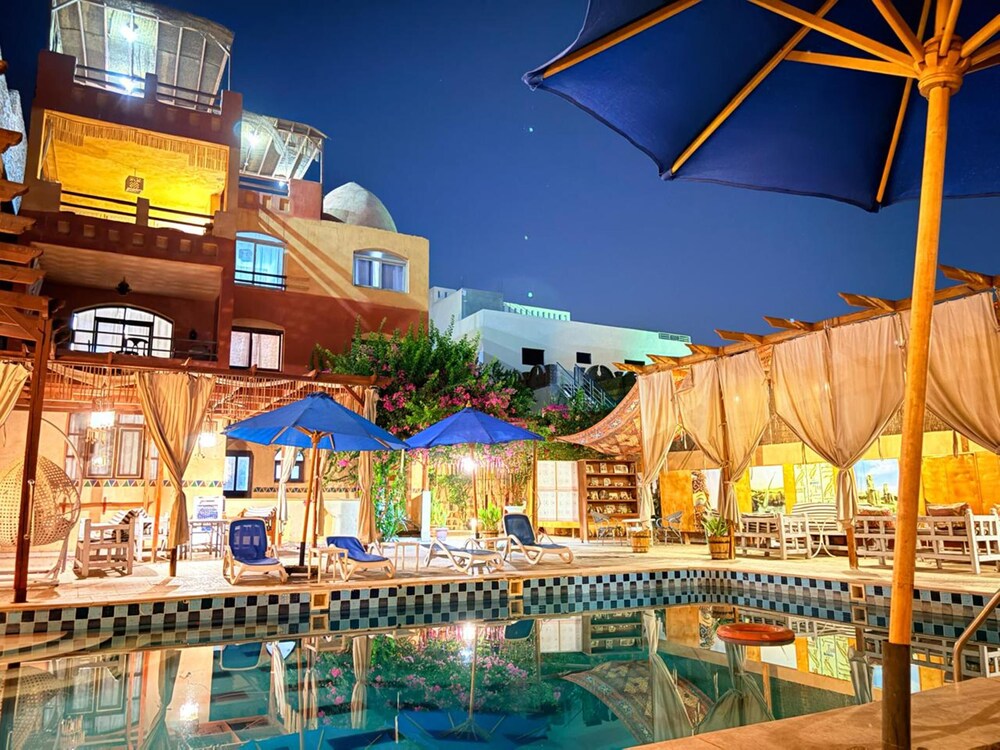 

Milano - Luxor - Nile Compound