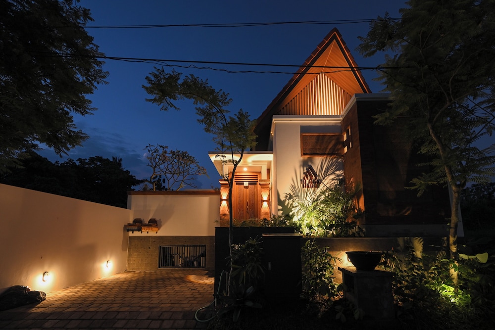 

Torino - Ubud - Bali - The Ardana Residence
