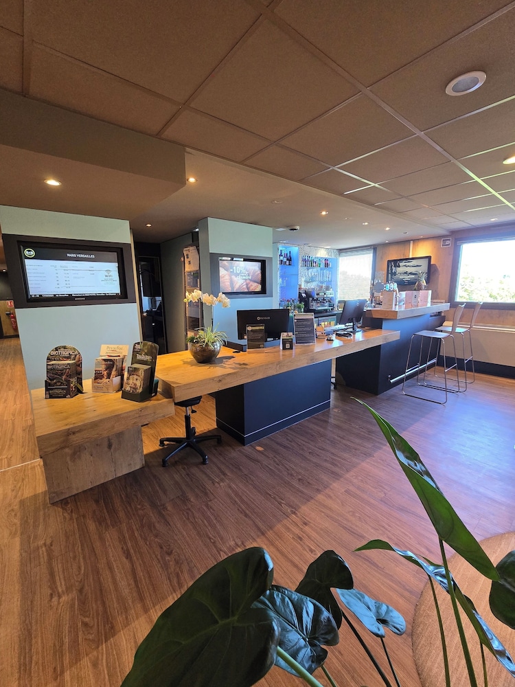 

Roma - Versailles - B&B HOTEL Versailles Le Chesnay