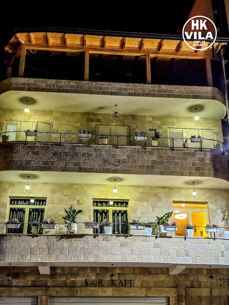 

Bari - Krujë (Kruja) - Vila Hk