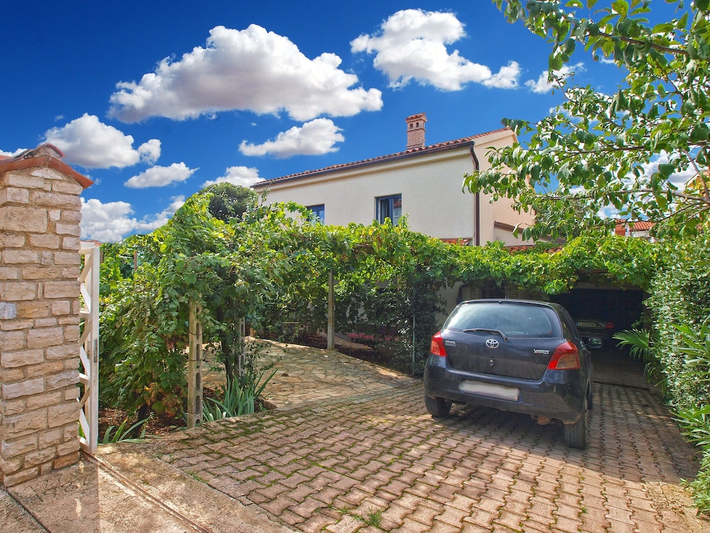 

Roma - Pula - Apartments Jadranka 461