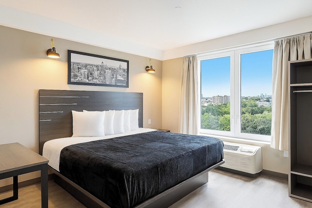 

Bari - New York, Stati Uniti - LIV Hotel Bronx