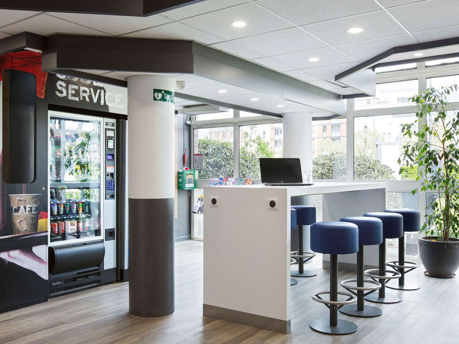 

Bari - Paris Orly - Ibis Budget Fresnes Orly