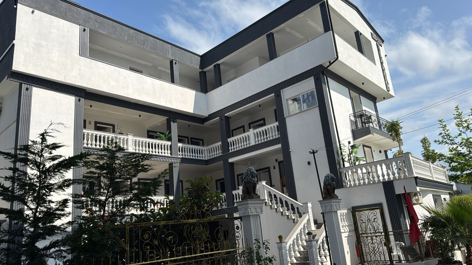 

Roma - Durrës - Hotel Vila Aaron
