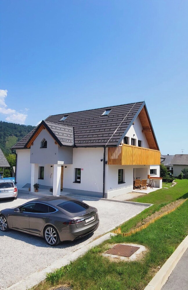

Roma - Bled - Family and Friends Apartments Bled