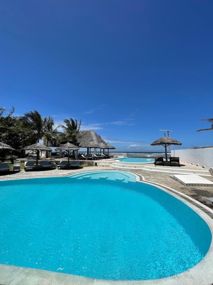 

Bari - Watamu - Mawe Zuri Resort