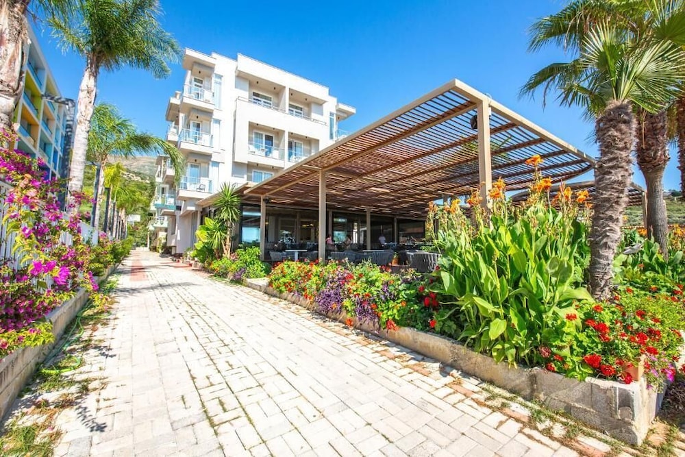 Hamburg - Orikum - Hotel Royal