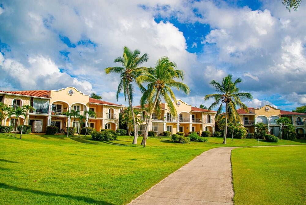 

Bari - Punta Cana - Hotel J&M