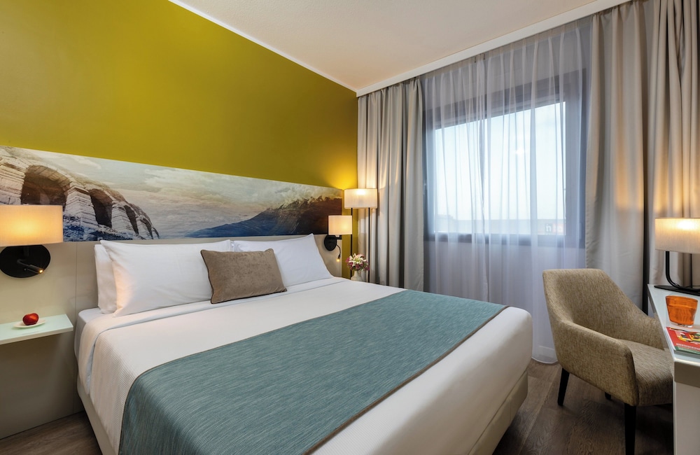 

Brindisi - Verona - Leonardo Hotel Verona