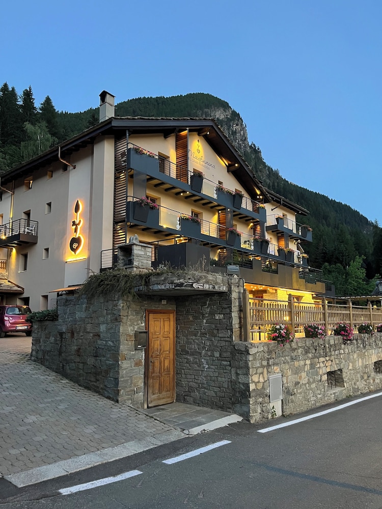 

Roma - Cogne - La Madonnina Del Gran Paradiso Wellness Hotel