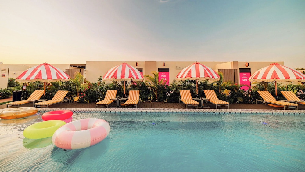 

Roma - Palm Beach - Privada Stays - Private Pools & Colorful-Chic Boutique Hotel