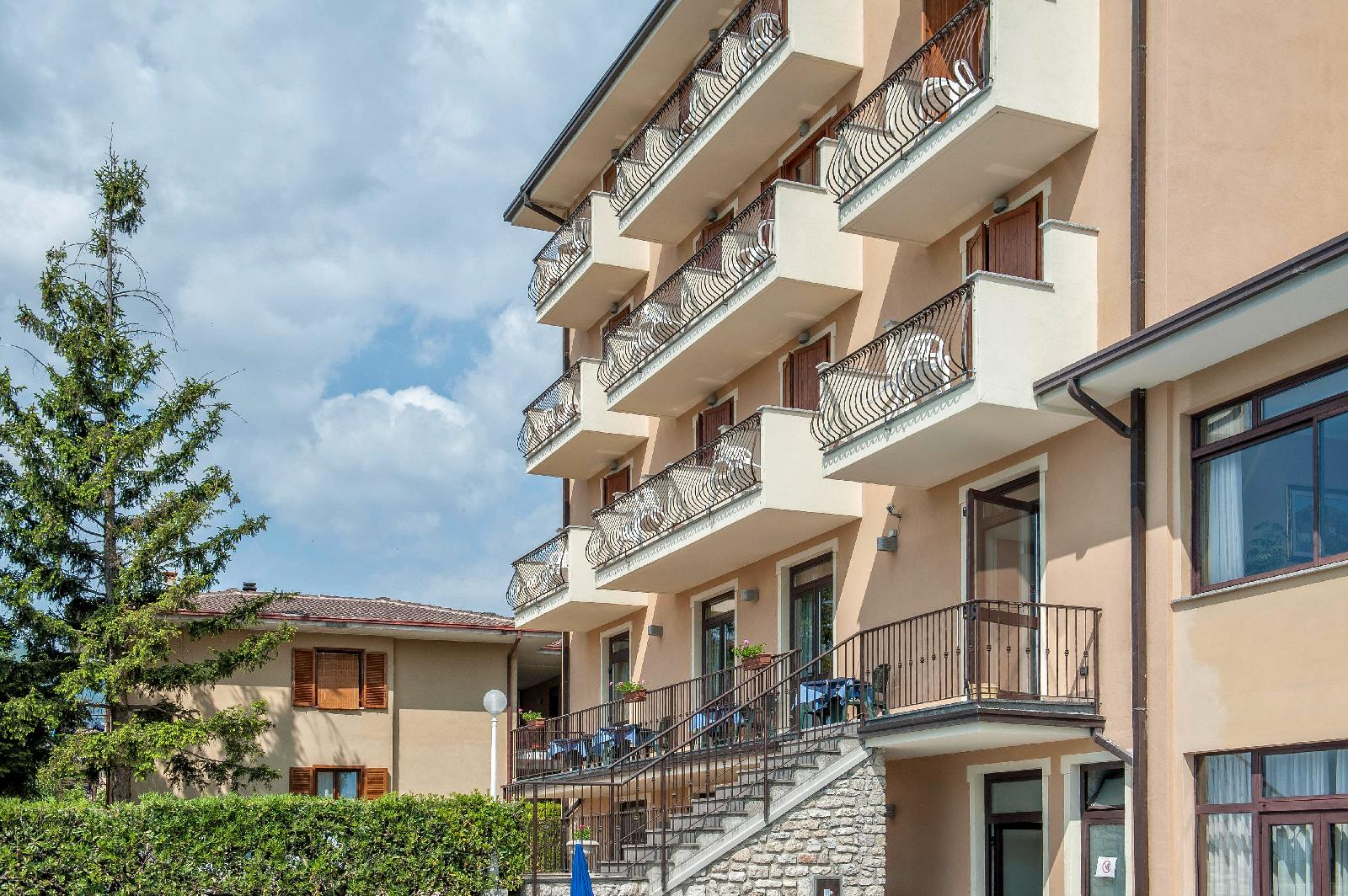 

Napoli - Lago di Garda, Laghi Italia - Residence Bellavista