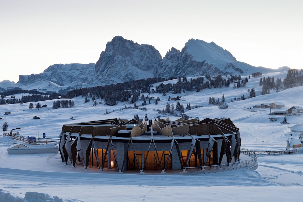 

Roma - Ortisei - COMO Alpina Dolomites