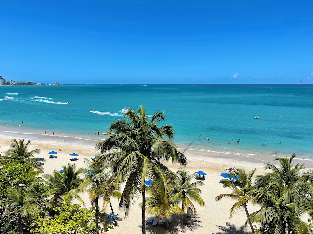 

Milano - San Juan - ESJ Beach Hotel