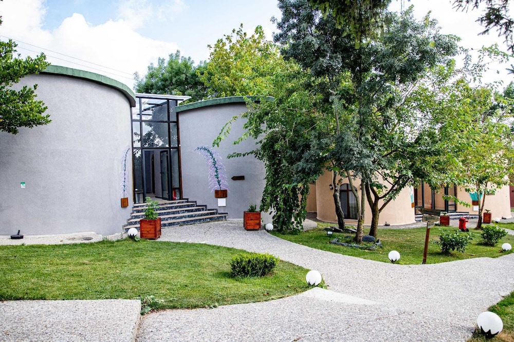 

Milano - Istanbul, New Airport - Trikos Boutique Hotel
