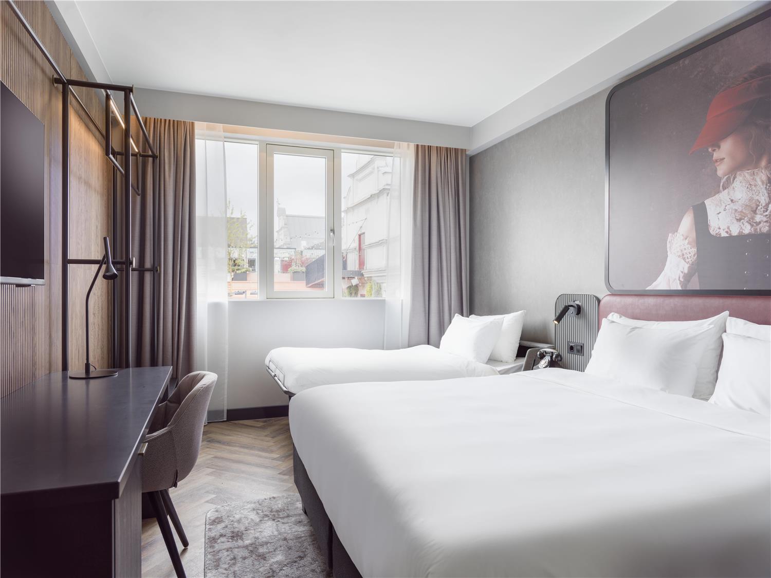 Net zero superior room
