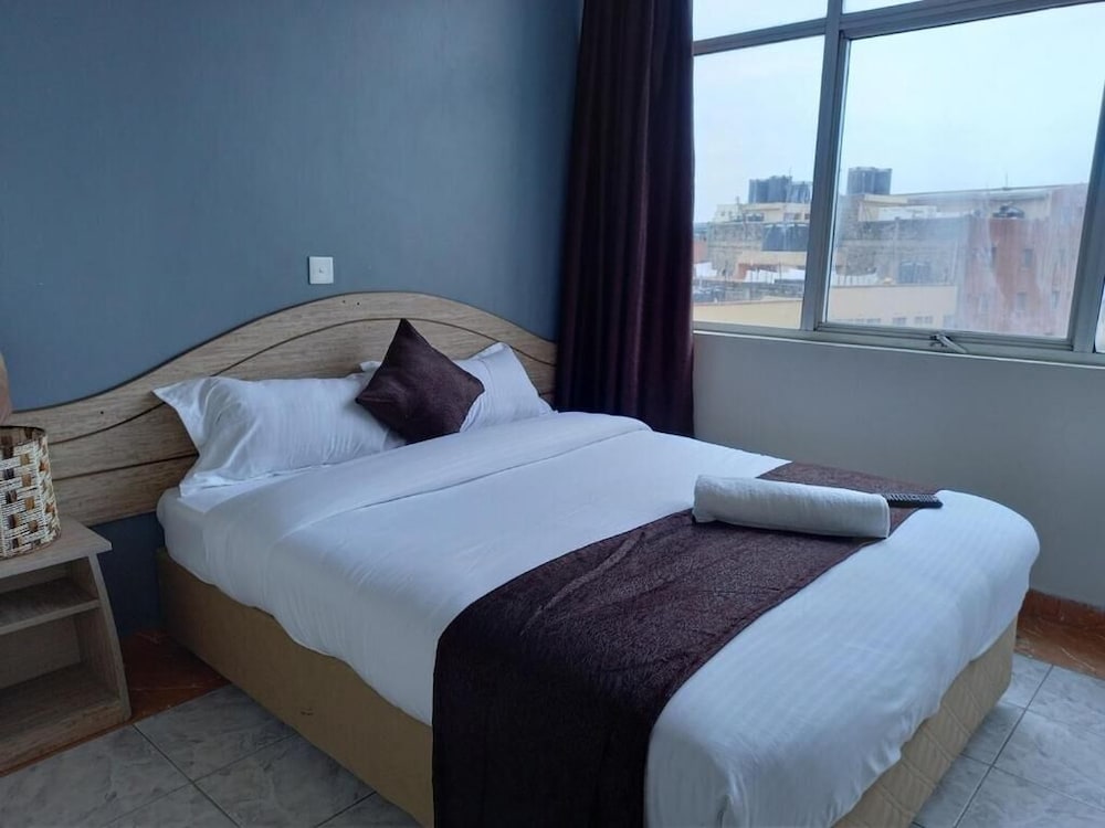 

Roma - Nairobi - Fahari Bliss Hotel