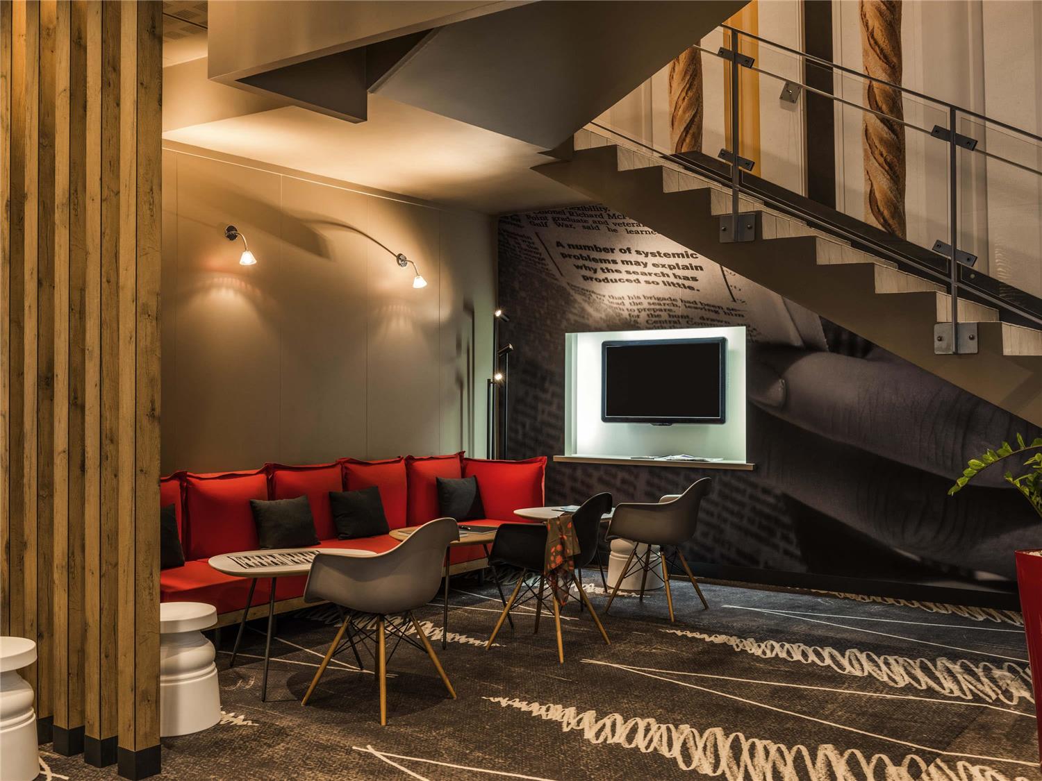 

Ancona - Parigi - ibis Paris Montmartre Sacré-Coeur