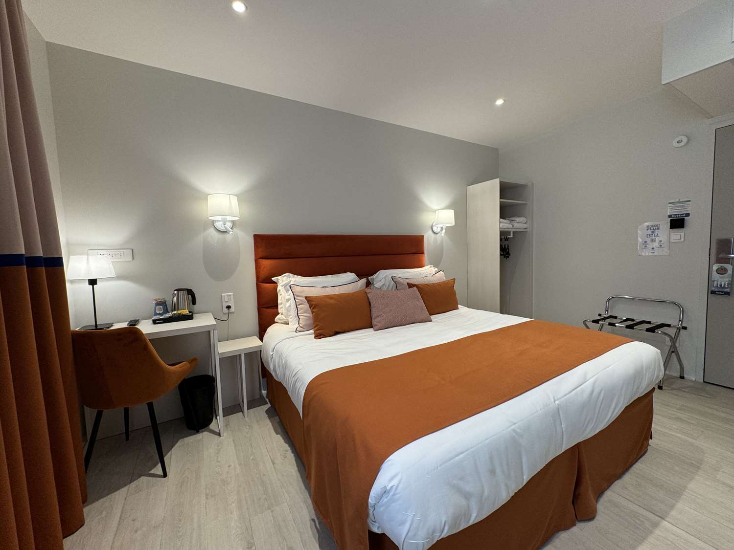 

Venezia - Saumur - Kyriad Saumur Hyper Centre Hôtel, Appartements, Séminaires et SPA soins Sothys Paris