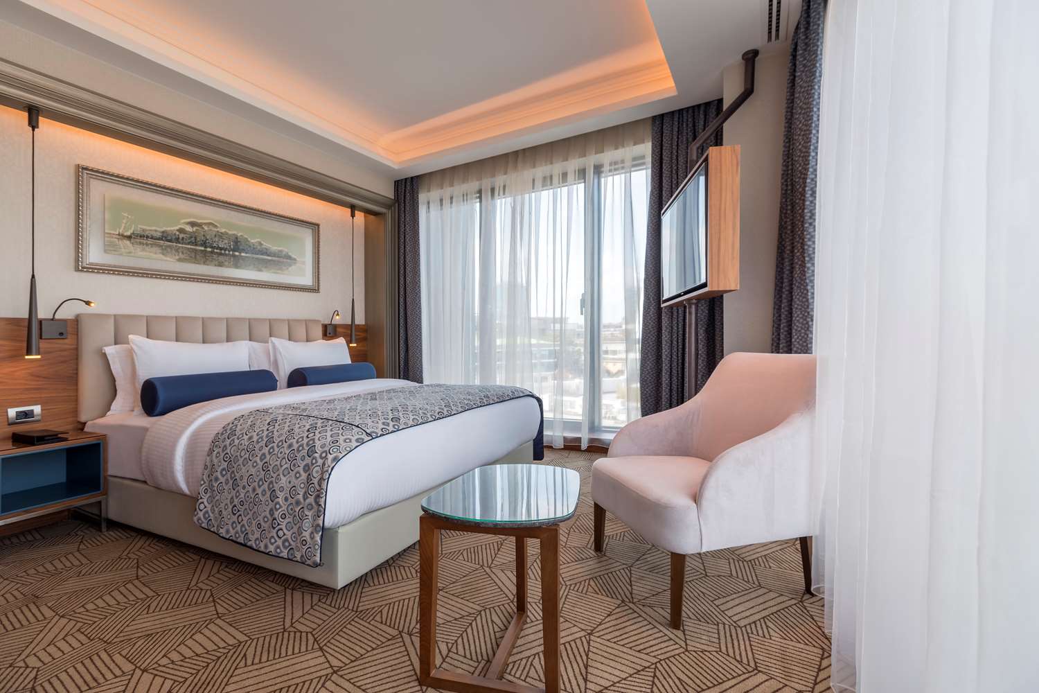 Executive room with city view
