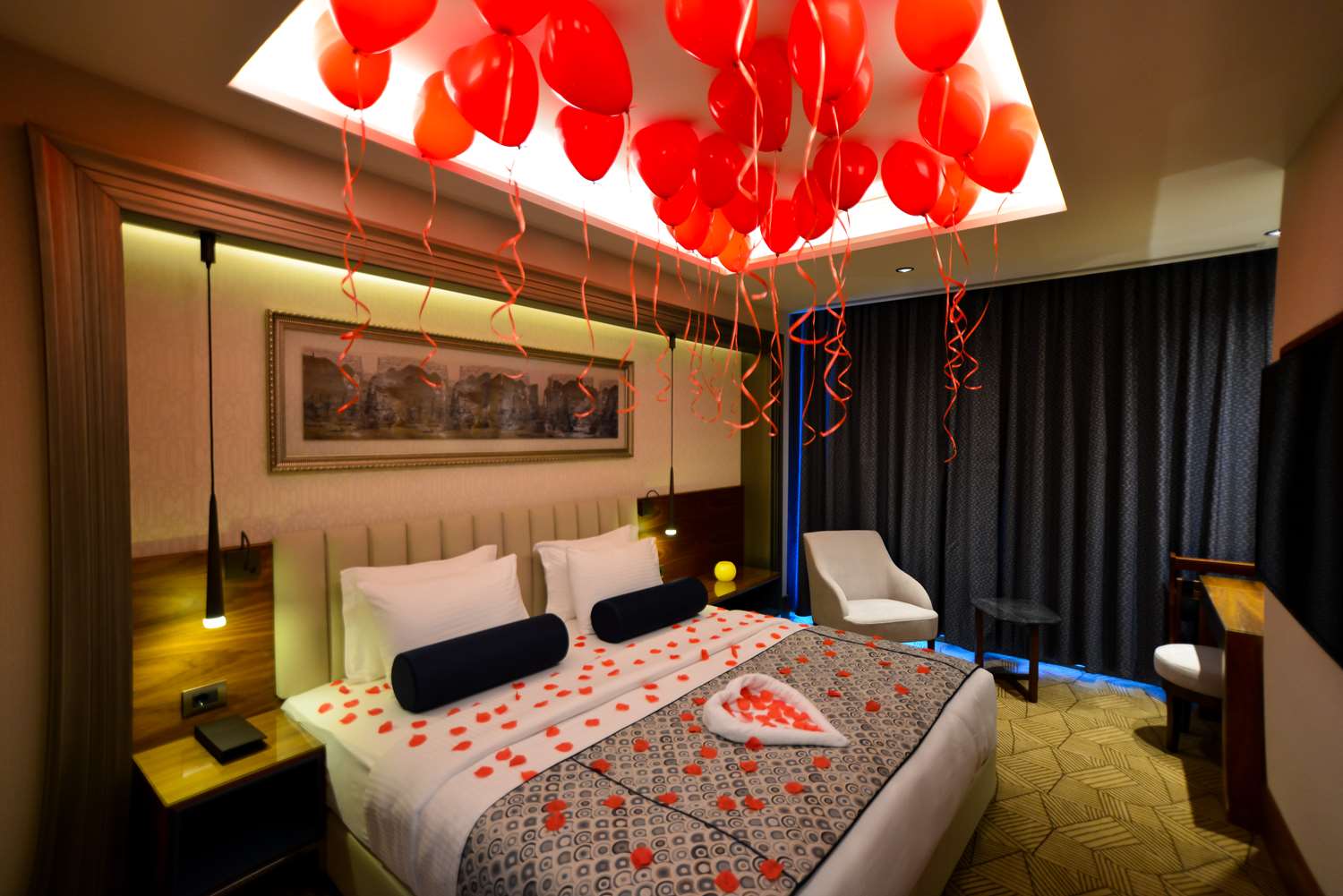 Suite with city view