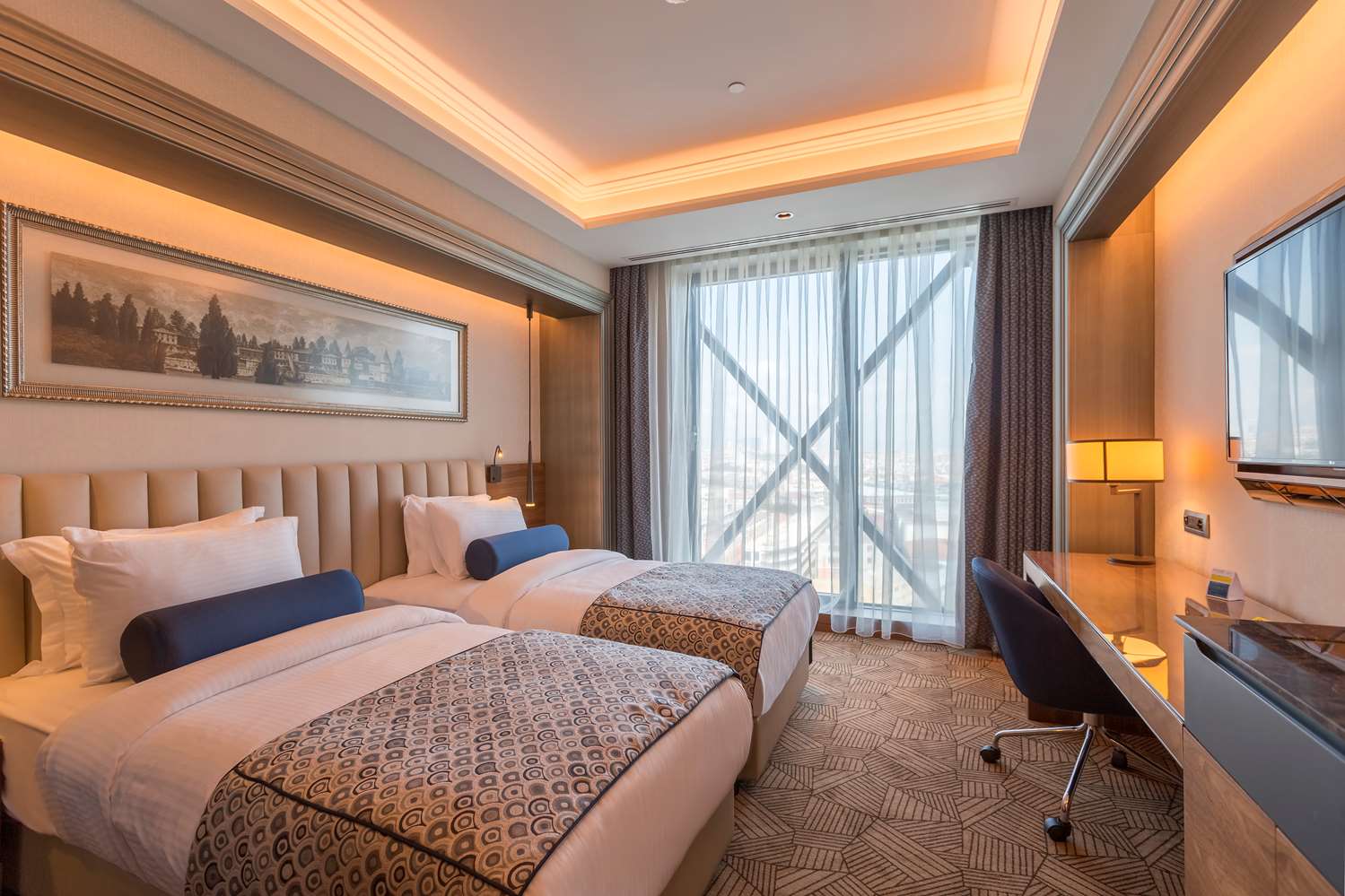 Superior room with city view