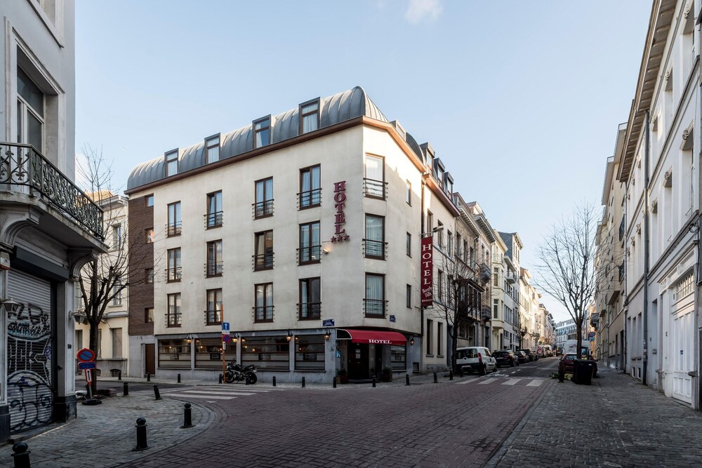 

Napoli - Bruxelles - Beverly Hills Hotel