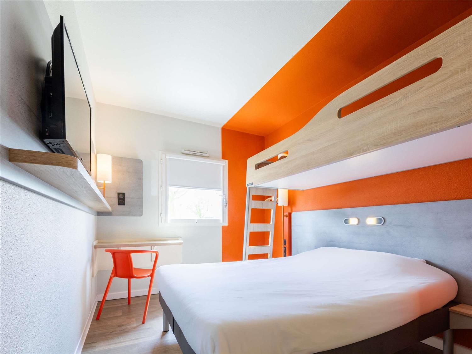 Triple room