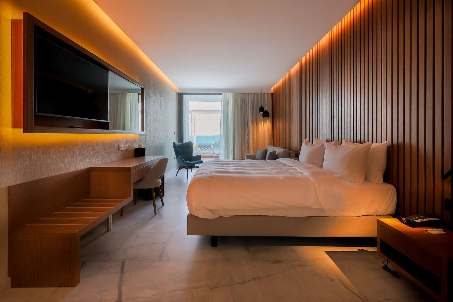 Superior room with balcony and sea view