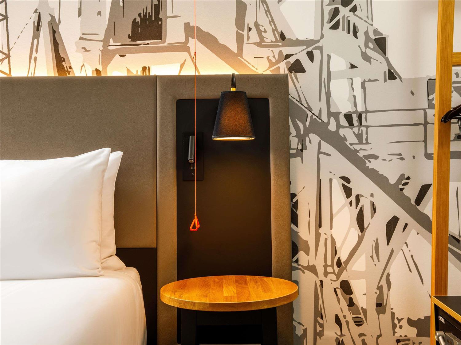 

Roma - Cardiff - Mercure Cardiff North Hotel