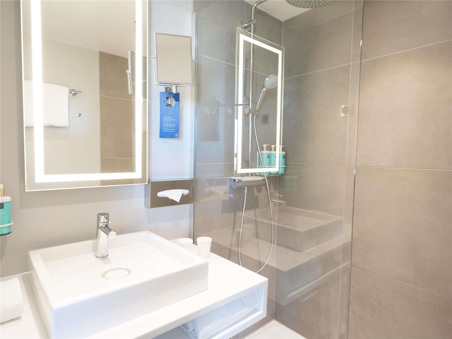 Chambre double, exécutif