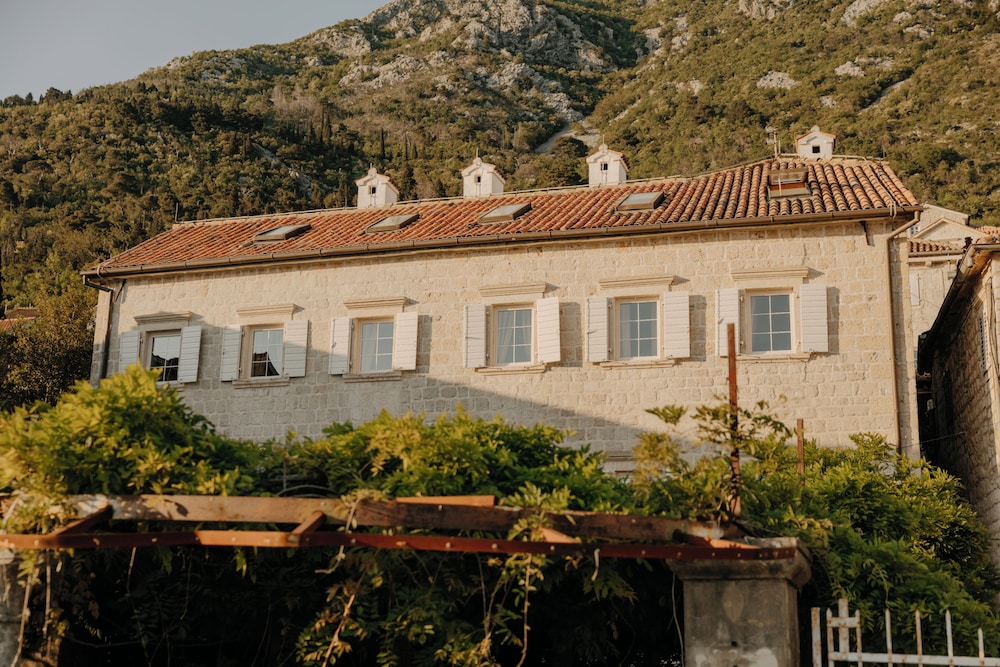 

Roma - Tivat - Vila Perast Boutique Hotel