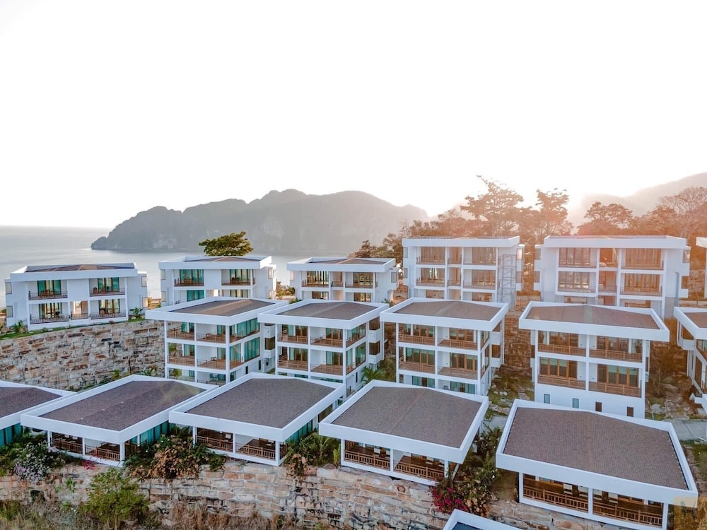 

Milano - Koh Phi Phi - Phi Phi Mountain Beach Resort SHA Certified