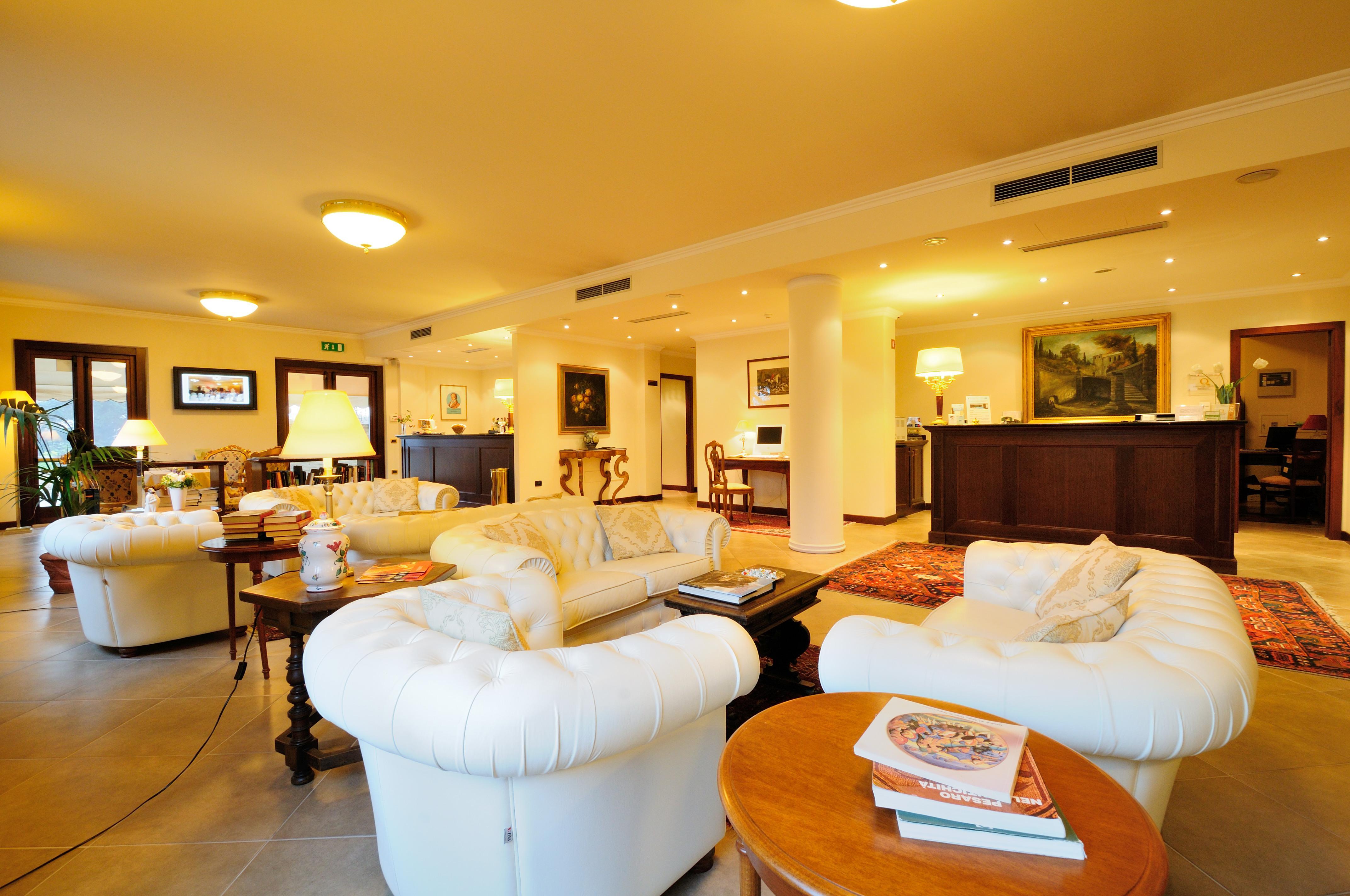 

Catania - Pesaro - Villa Cattani Stuart XVII secolo