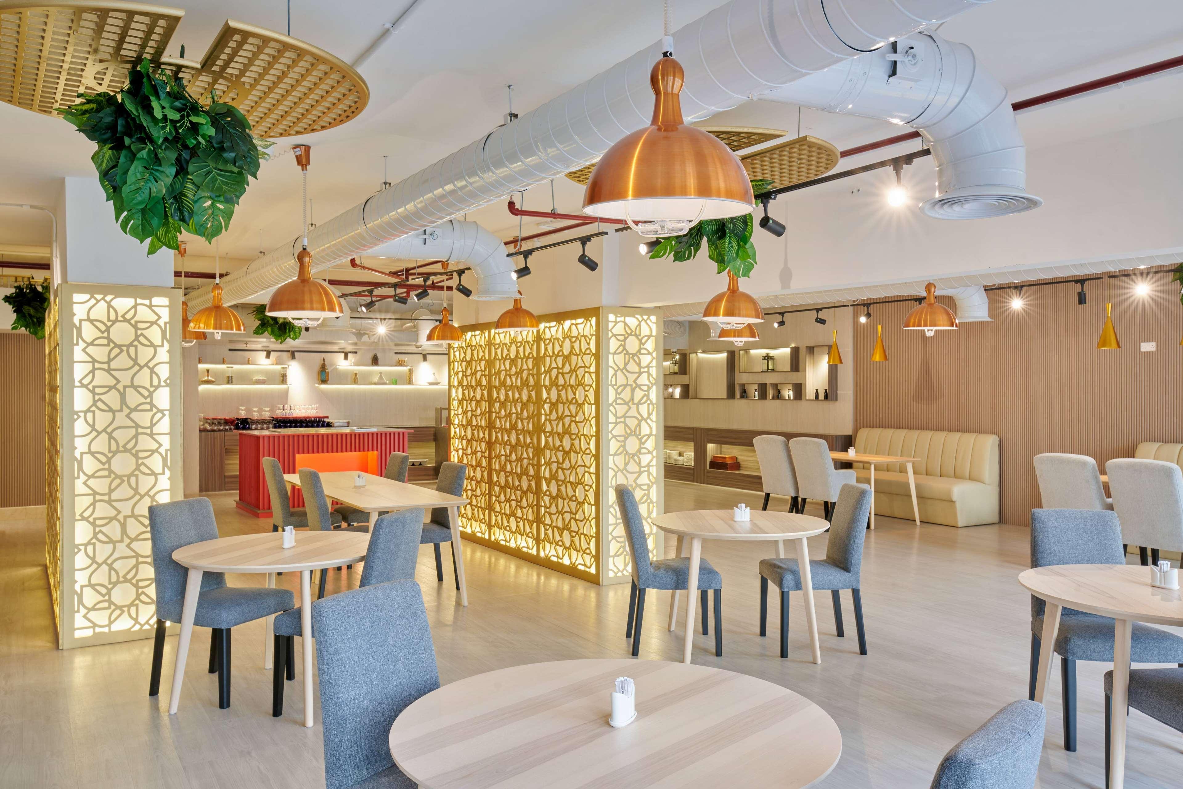 Doha - Ramada By Wyndham Doha Old Town