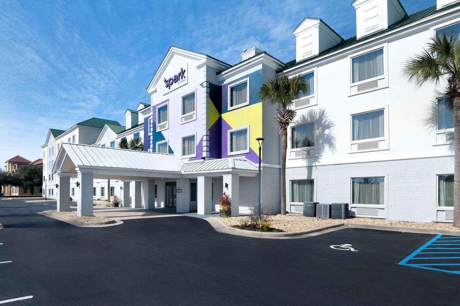 

Bologna - Destin - Spark by Hilton Destin