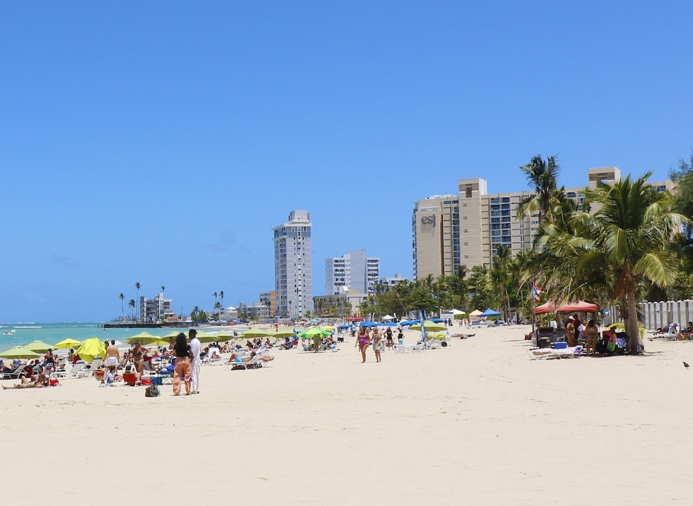 

Milano - San Juan - ESJ Beach Hotel