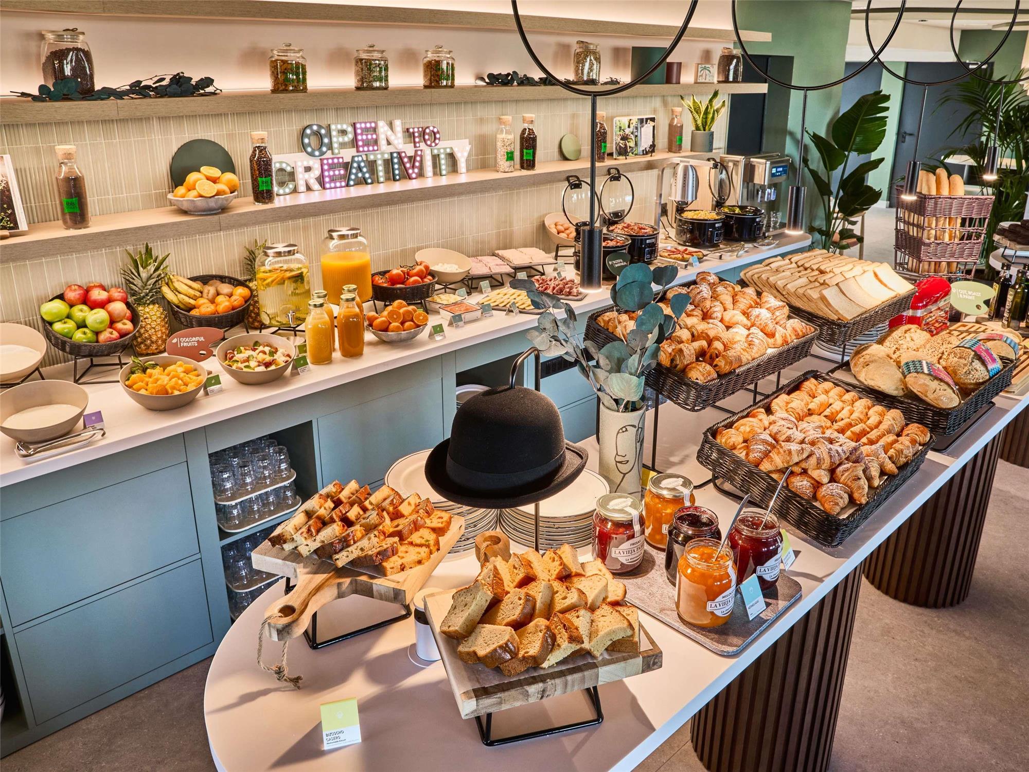 

Ancona - Madrid - Ibis Styles Madrid Airport Valdebebas