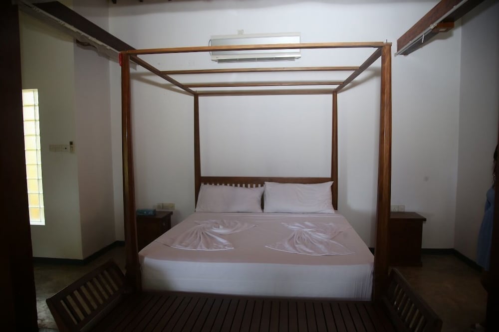 

Roma - Wadduwa - Nidahasa Heritage Villa