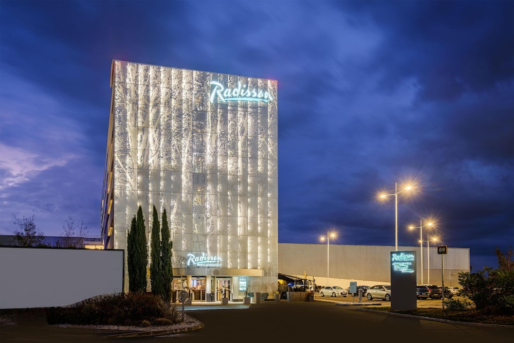 

Verona - Roissy-en-France - Radisson Hotel Paris Le Bourget