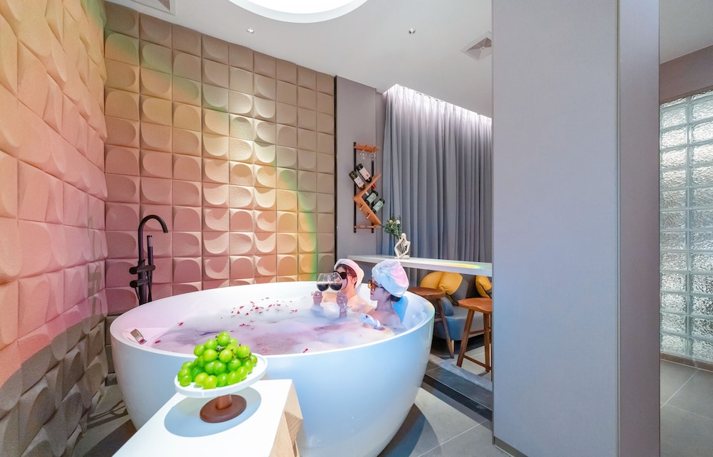 Guangzhou - Henghe Selected S-Design Hotel Guangzhou Baiyun Railway Station International Garment City Branch