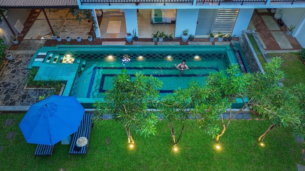 

Roma - Ahungalla - Aaradhya Madu Ganga