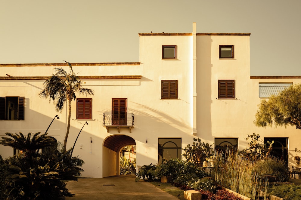 Milano - Marsala - Villa Favorita Hotel & Events