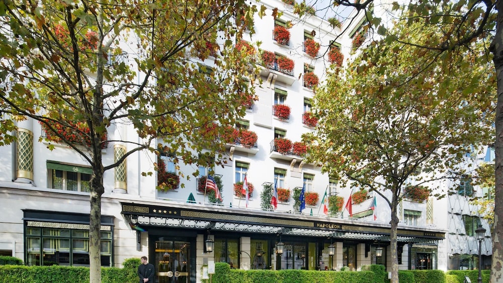 

Cagliari - Parigi - Hôtel Napoleon Paris