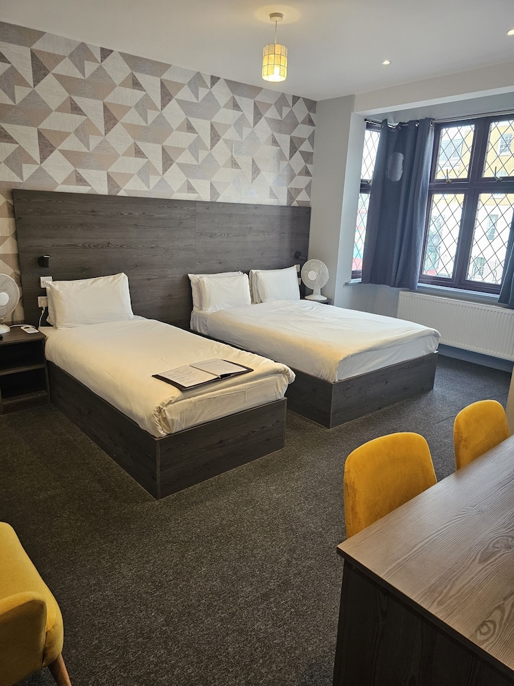 

Catania - Londra - Casuarina Tree