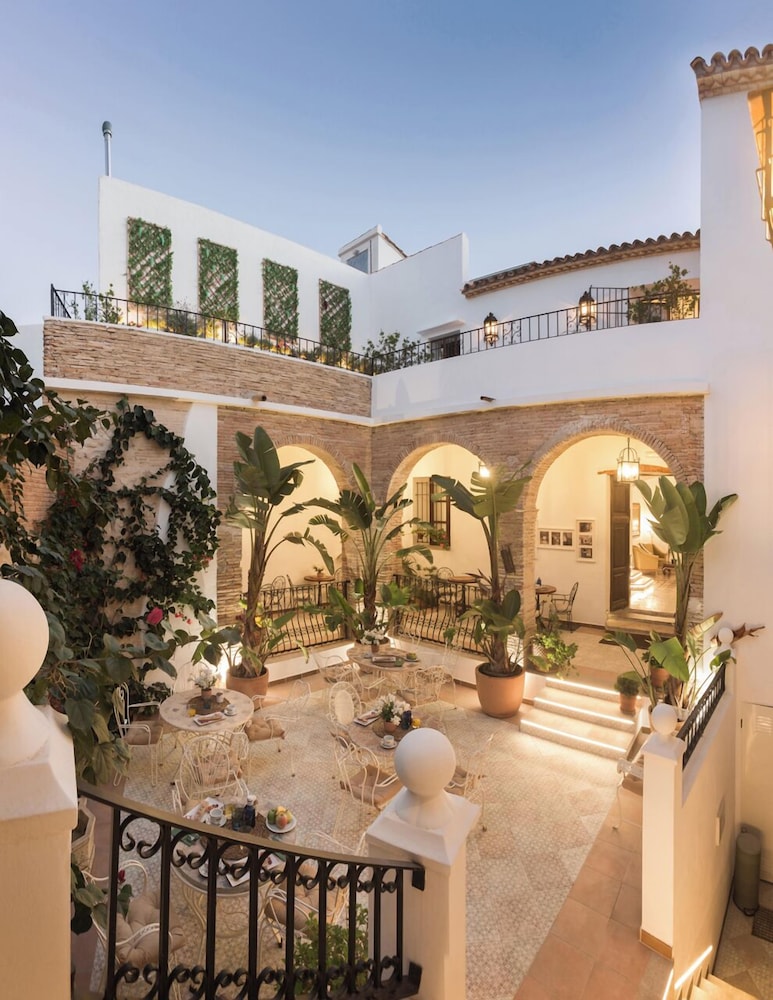 Bari - Denia - Art Boutique La Casona de las Flores