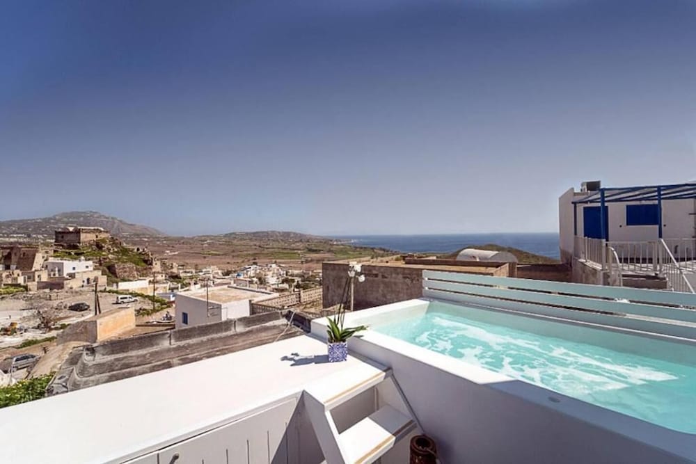 Milano - Santorini-Akrotiri - Santorita Suites